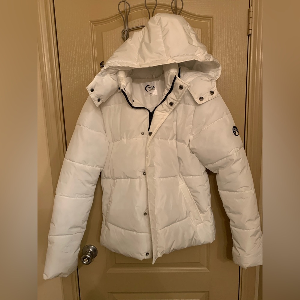 ZYIA Active Winter Coat, Size Medium, White